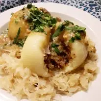 Gefillde mit Sauerkraut